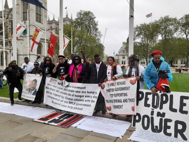 Manifestantes angolanos, travam o trânsito em Londres