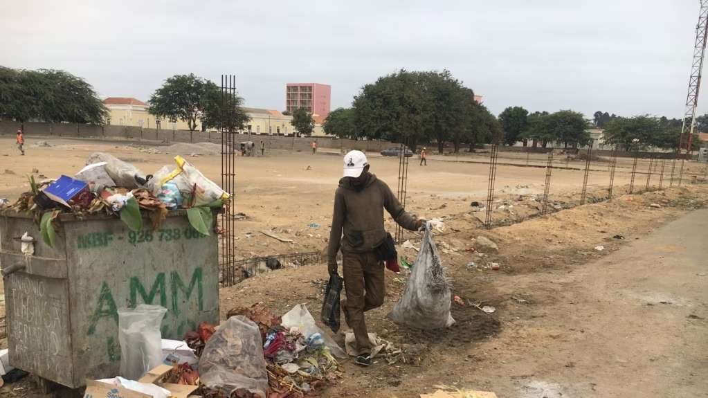 Quase metade da população de Angola vive na pobreza
