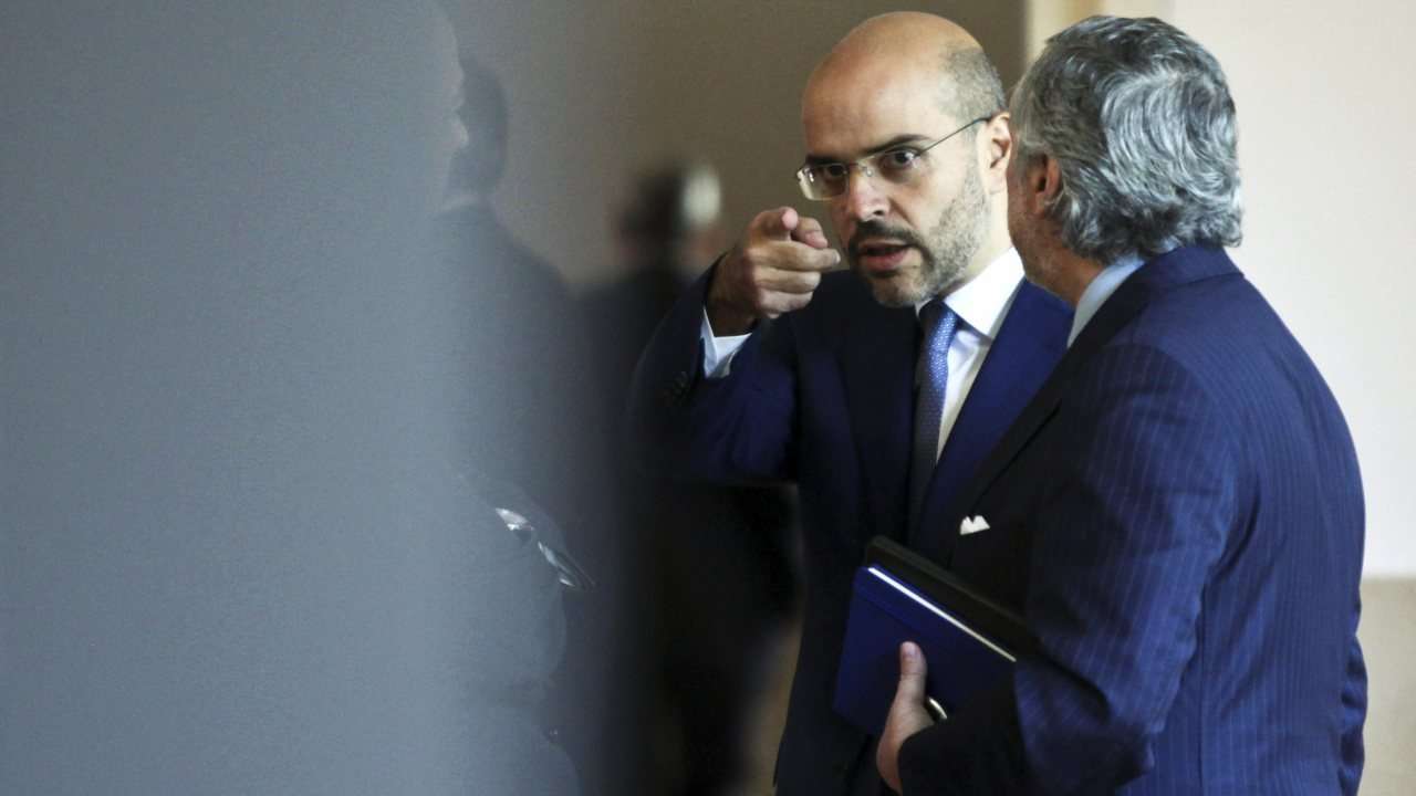 Braço direito de Isabel dos Santos acusa Angola de “rudes ilegalidades”