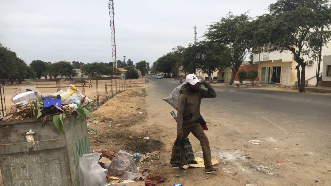 Angola Da Falta De Empregos à Corrida Ao Lixo Uma Luta Pela 