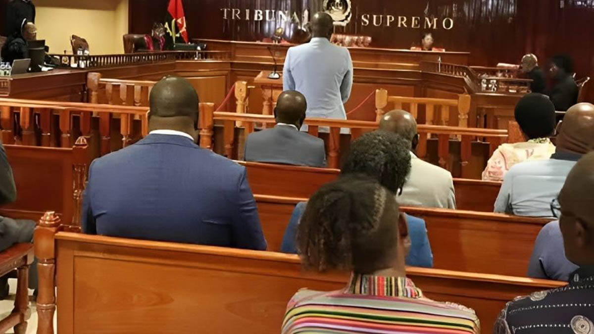 Ex-governador da Lunda-Sul esteve quase a recolher à cadeia caso não devolvesse os milhões que desviou dos cofre do Estado, só não foi porque o tribunal fez vista "grossa" à petição do MP