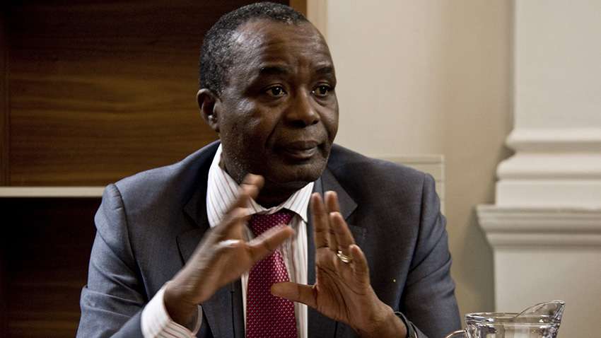 Greve em Angola reflete desprezo face aos trabalhadores - ex-primeiro-ministro