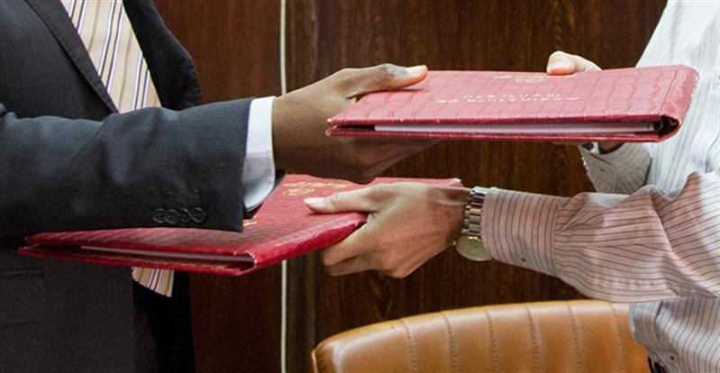 Angola abusa dos ajustes directos e continua a ser minada pela corrupção