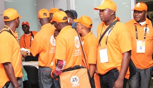 Jovens angolanos planeiam fuga com equipamentos do Censo para sobreviver à crise