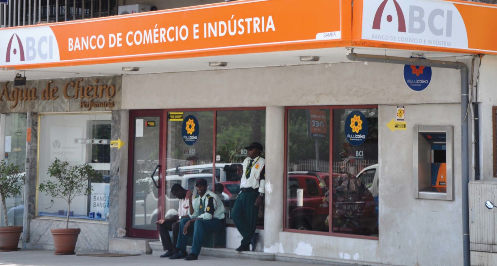Tesoureira envolvida em roubo de milhões no BCI, fugiu da justiça e está em parte incerta