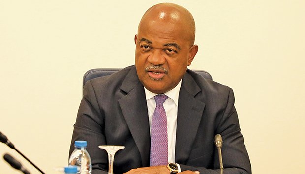 Esquema na Recredit embaraça ministro Oliveira