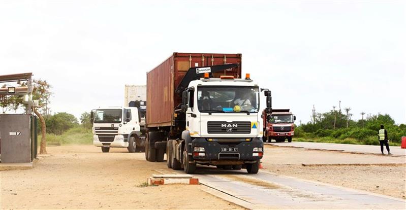 Angola vai cobrar 4 mil USD a camionistas da RDC que entrarem no País