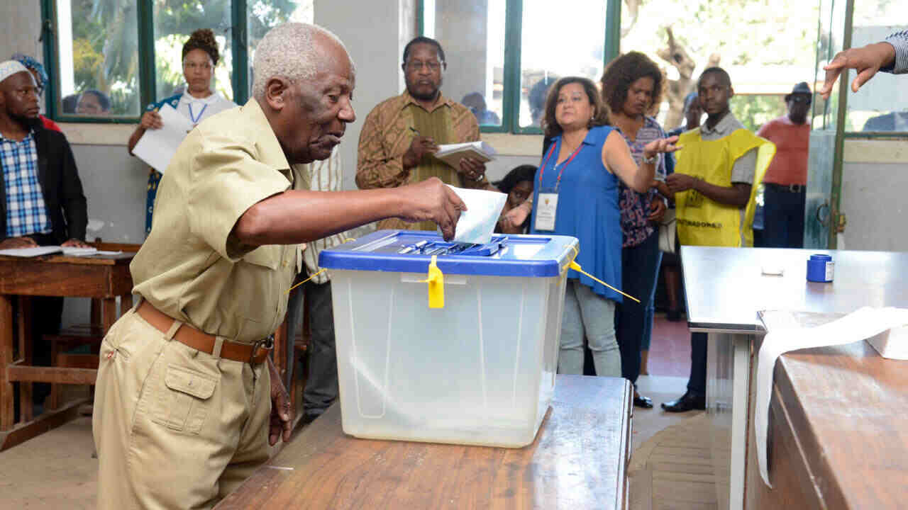 Oposição angolana questiona a legitimidade dos resultados eleitorais em Moçambique