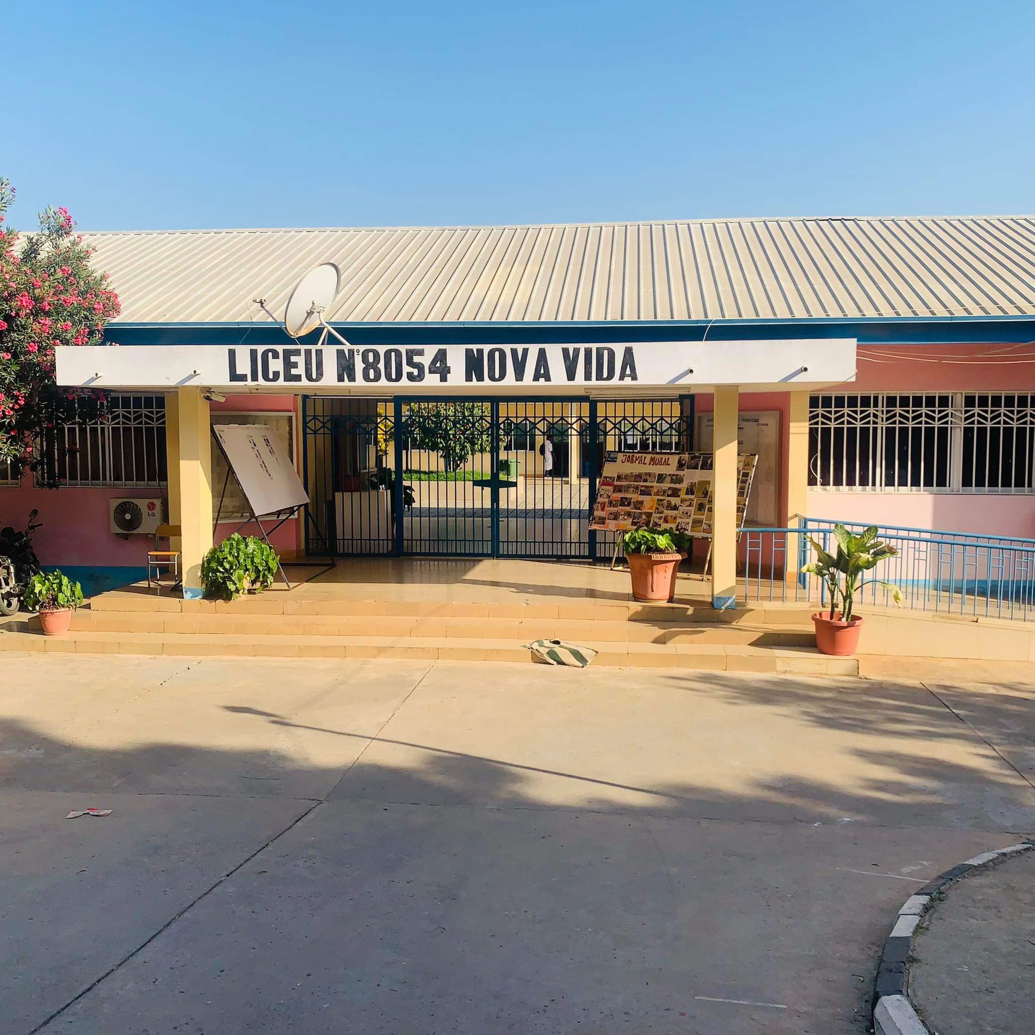 Liceu n.º 8054 no Projecto Nova Vida