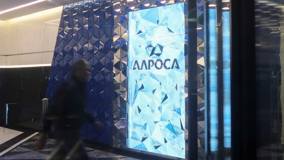 Sanções internacionais obrigam Angola afastar diamantífera russa Alrosa do sector
