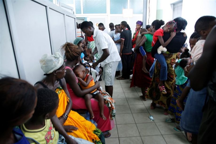 Angolanos continuam a morrer por falta de soro