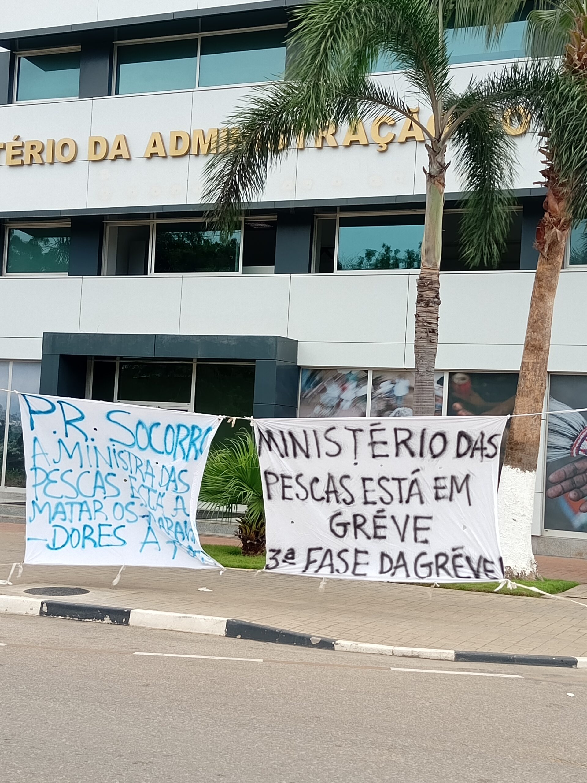 Greve no Ministério das pescas sem fim à vista