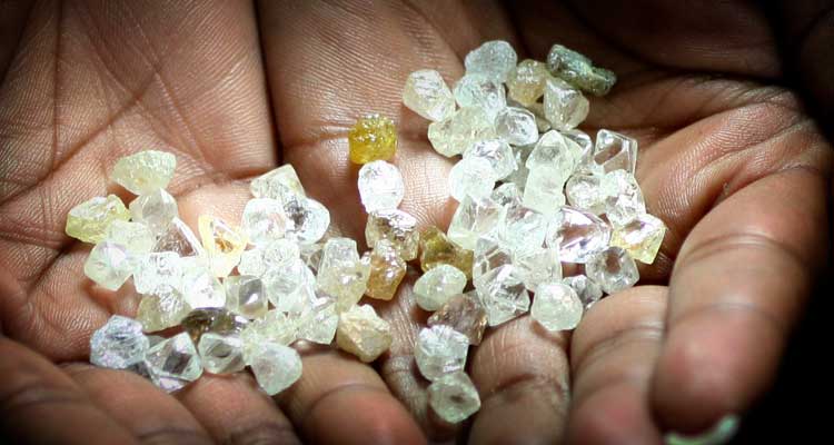 Angola pode se tornar o maior produtor de diamantes, afirma secretário de Estado