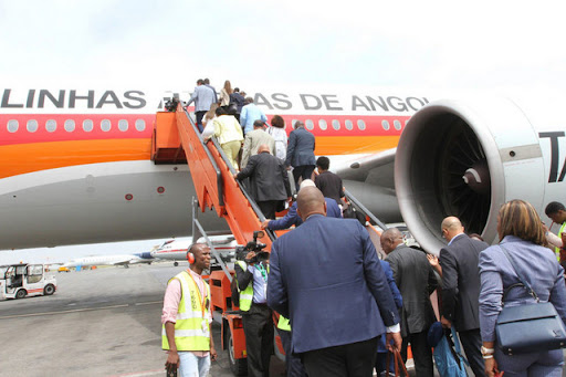 Passageiros da TAAG em Lisboa surpreendidos com falta de bagagens
