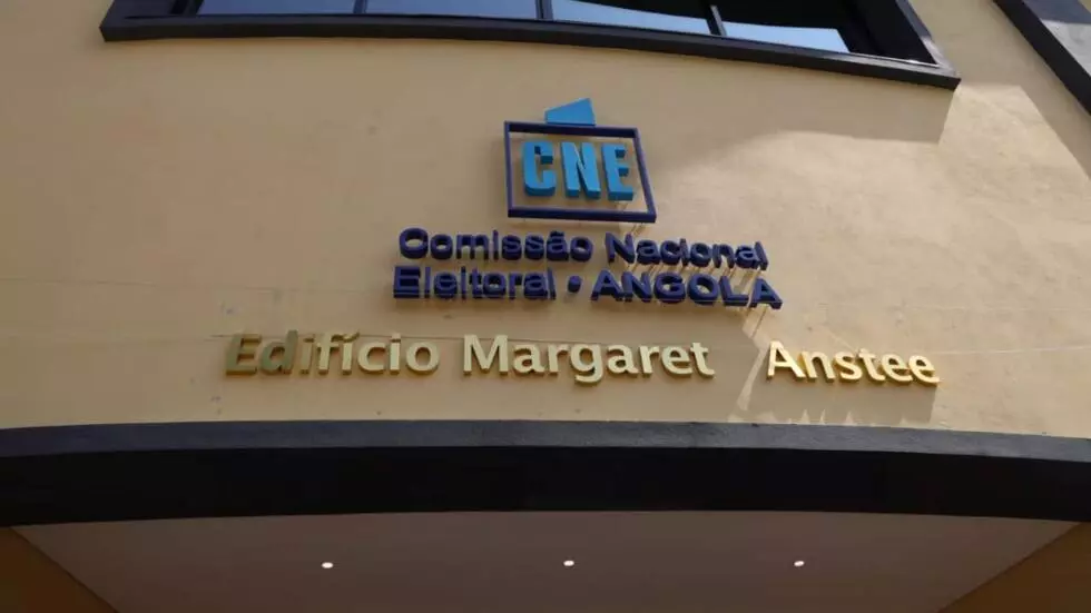 cargo de presidente da CNE