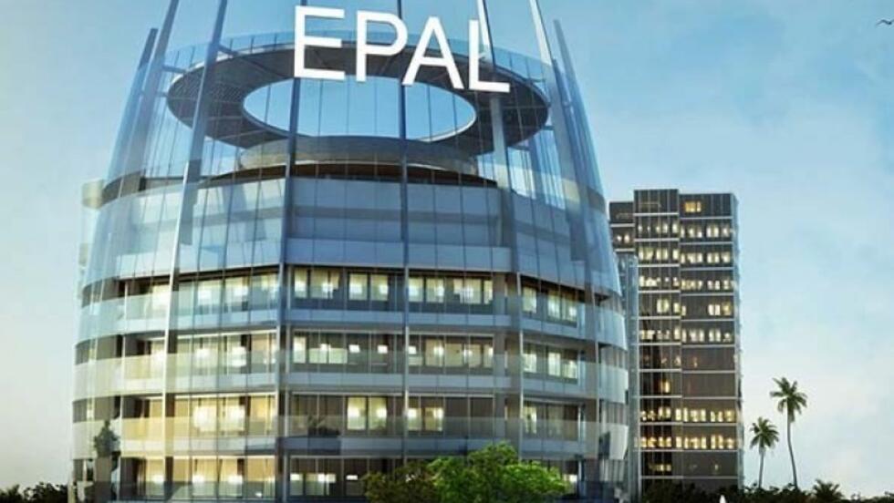 Epal com as contas bloqueadas por dívidas com prestadores