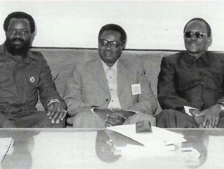Exclusão de Jonas Savimbi na atribuição da Medalha Comemorativa dos 50 anos da Independência Nacional divide MPLA e UNITA