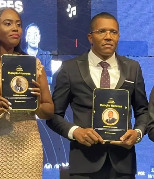 Deputado Lourenço Lumingo recebe menção honrosa em gala de premiação em Cabinda
