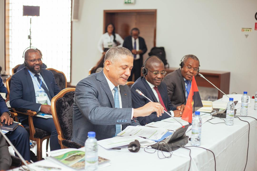 Angola expectante com inauguração da sede da OKACOM em Gaborone