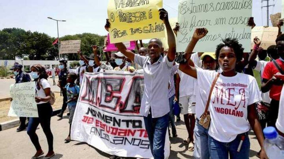 MEA sai às ruas para exigir carteiras, professores e água nas escolas públicas de Luanda