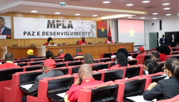 MPLA tem "táticas constantes" para adiar autárquicas