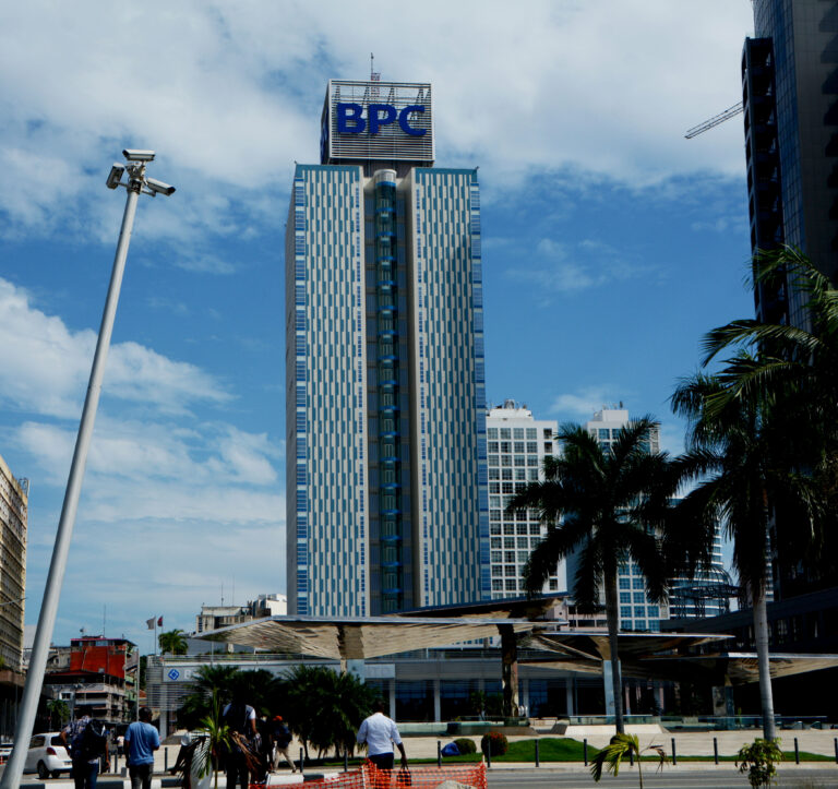 Restauro do edifício sede do Banco de Poupança e Crédito de Angola custou 38 mil milhões de kwanzas