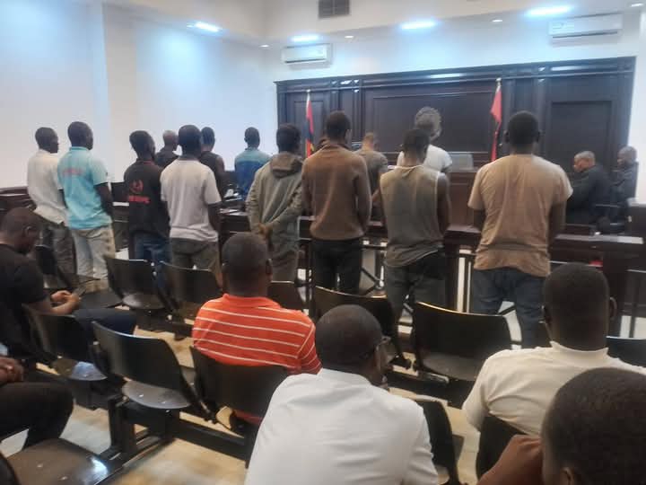 Tribunal de Luanda condena 16 cidadãos por pesca em zona de exclusão petrolífera