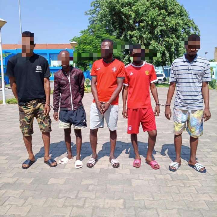 Cinco detidos por crimes de homicídio e roubo qualificado em Luanda