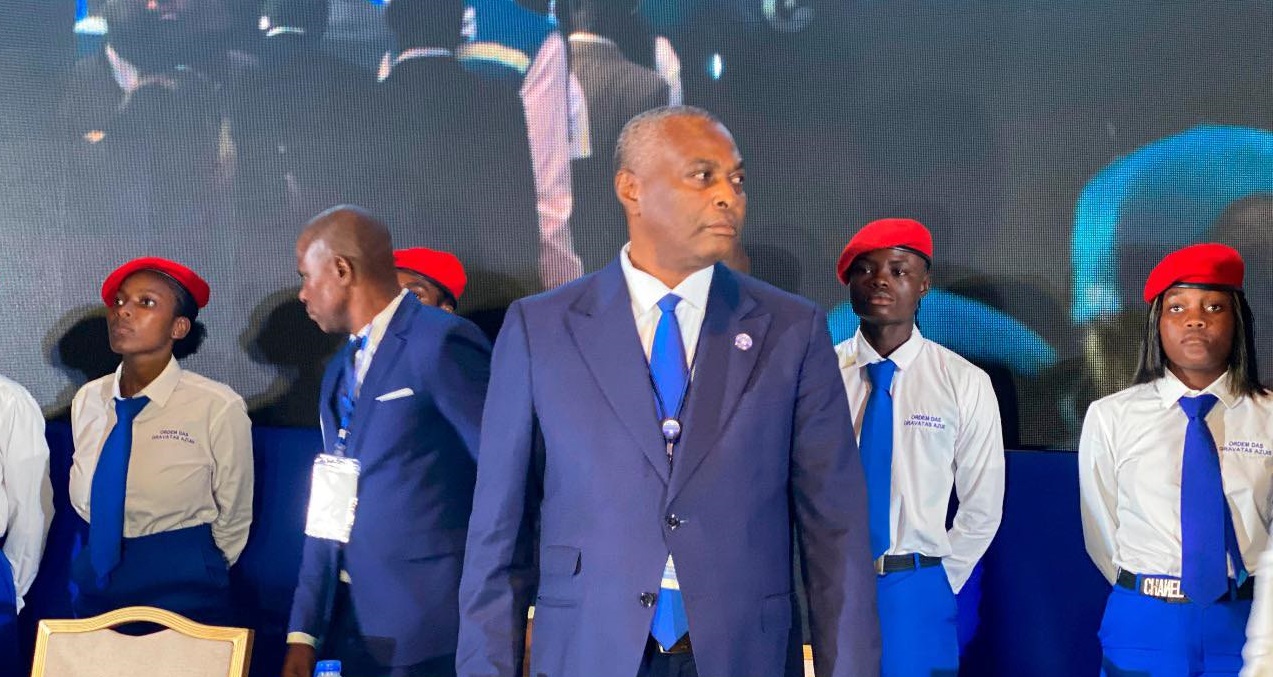 Abel Chivukuvuku eleito presidente do PRA-JA com 98% dos votos no 1.º congresso do partido