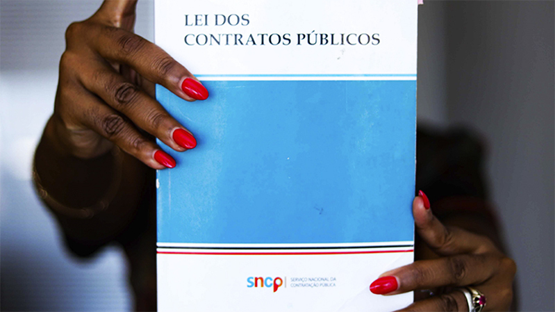 Gestores violam Lei dos Contratos Públicos e escondem procedimento