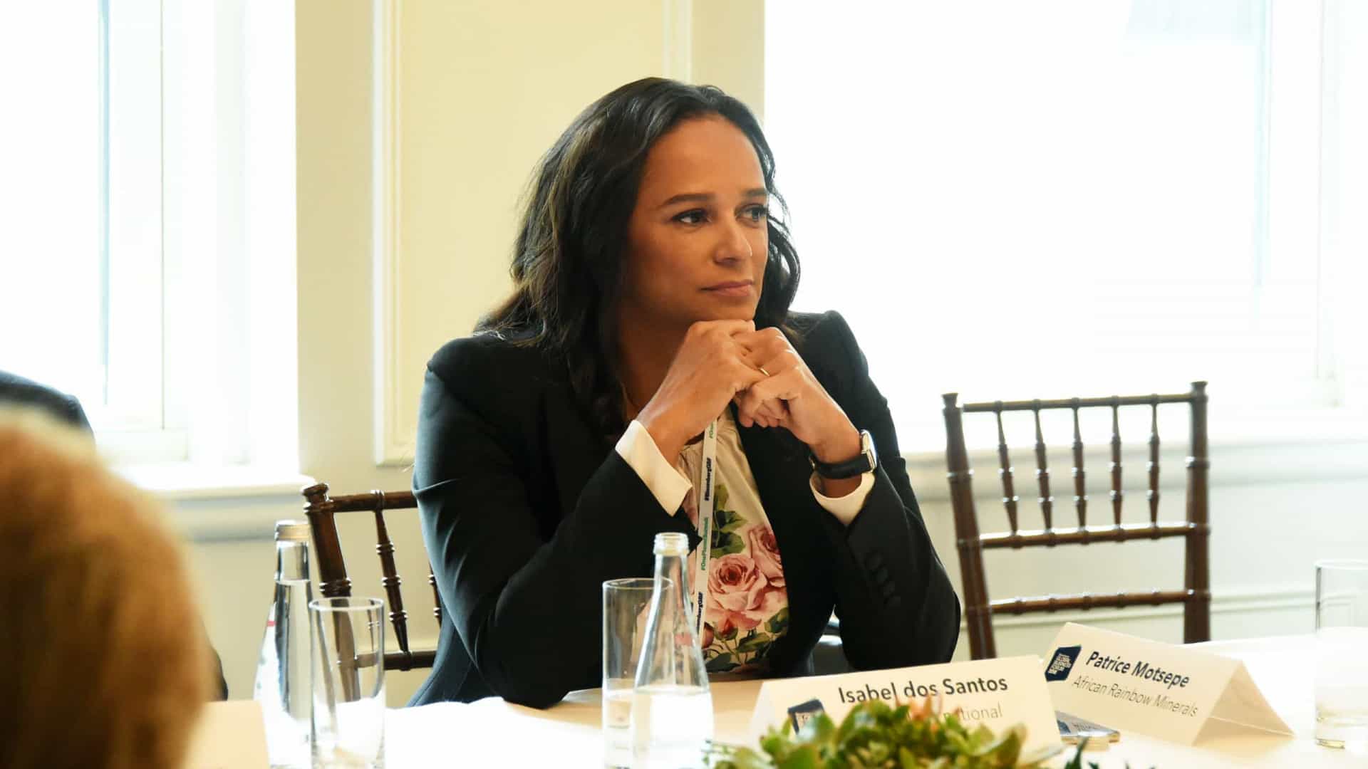 Testemunhas põem em causa narrativa da PGR no caso Isabel dos Santos