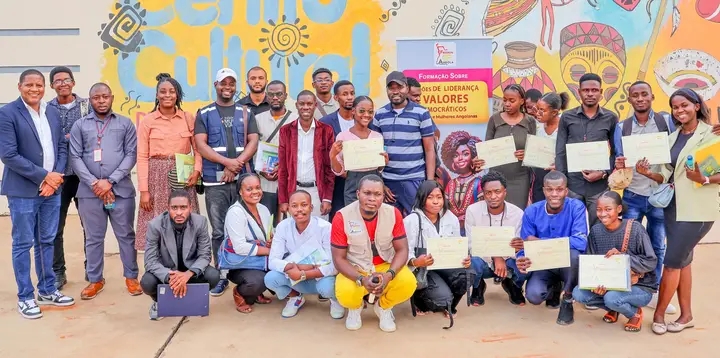 Friends of Angola termina com êxito formação sobre Liderança e Valores Democráticos no Zango