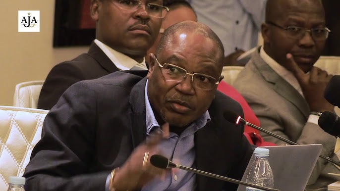 Sérgio Raimundo recusa condecoração dos 50 anos da Independência em protesto pela exclusão de Holden Roberto e Savimbi