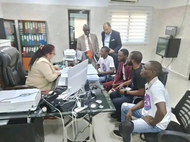 Instituto expulsa professora e anula exames após denúncia de compra de notas