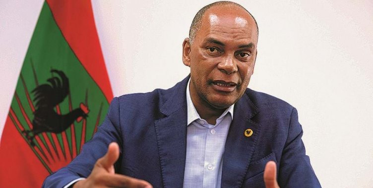Adalberto Costa Júnior lidera reunião da UNITA após protestos de Julho.