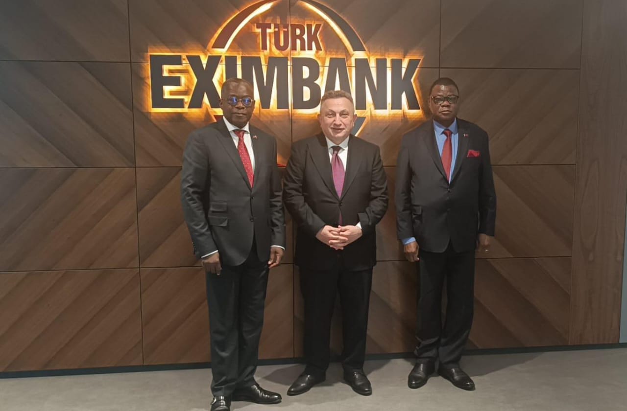 Angola solicita apoio do Eximbank turco para financiamento de projectos