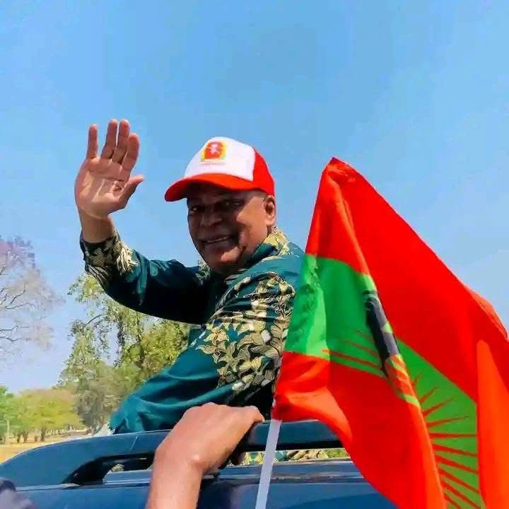 Académico Ndinga de Deus destaca ACJ como figura essencial para a alternância política e fortalecimento da democracia em Angola.