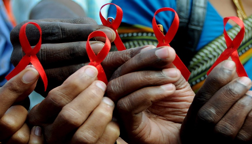 Jovens participam em workshop sobre HIV-SIDA e igualdade de género, em Benguela.