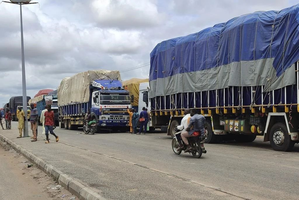 Zaire: RDC proíbe entrada de mercadorias angolanas através das fronteiras de Noqui e Luvo