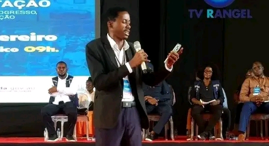 Ismael Wandalika, autor de “Kuduro Poético” e fundador do projeto Poetas da Ilusão.