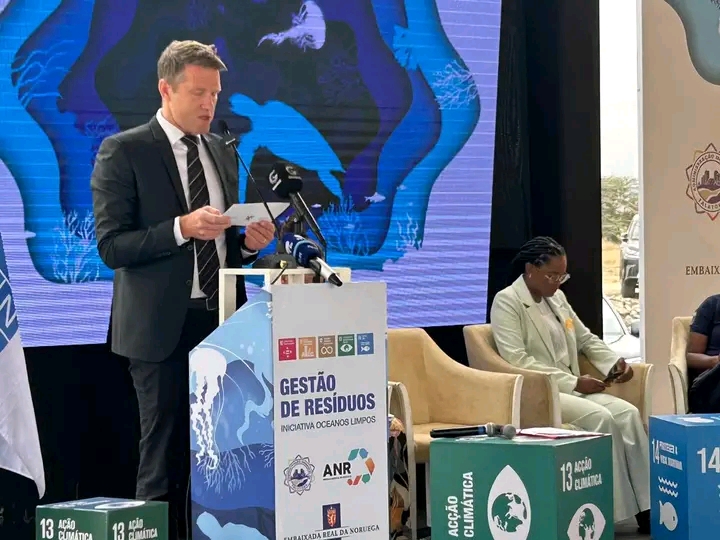 Embaixador da Noruega e representantes do PNUD firmam acordo para reduzir o lixo marinho em Talatona.