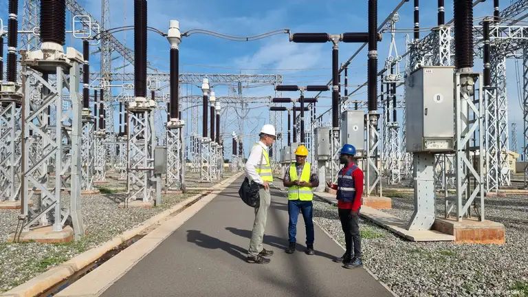 Presidente João Lourenço destaca abertura do sector privado à energia eléctrica.