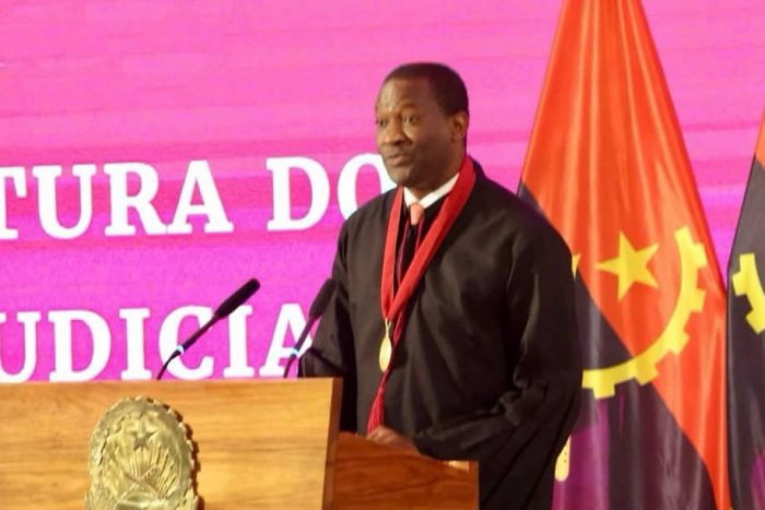 Bastonário José Luís Domingos encerra a 8.ª Conferência Nacional da OAA, no Bié.