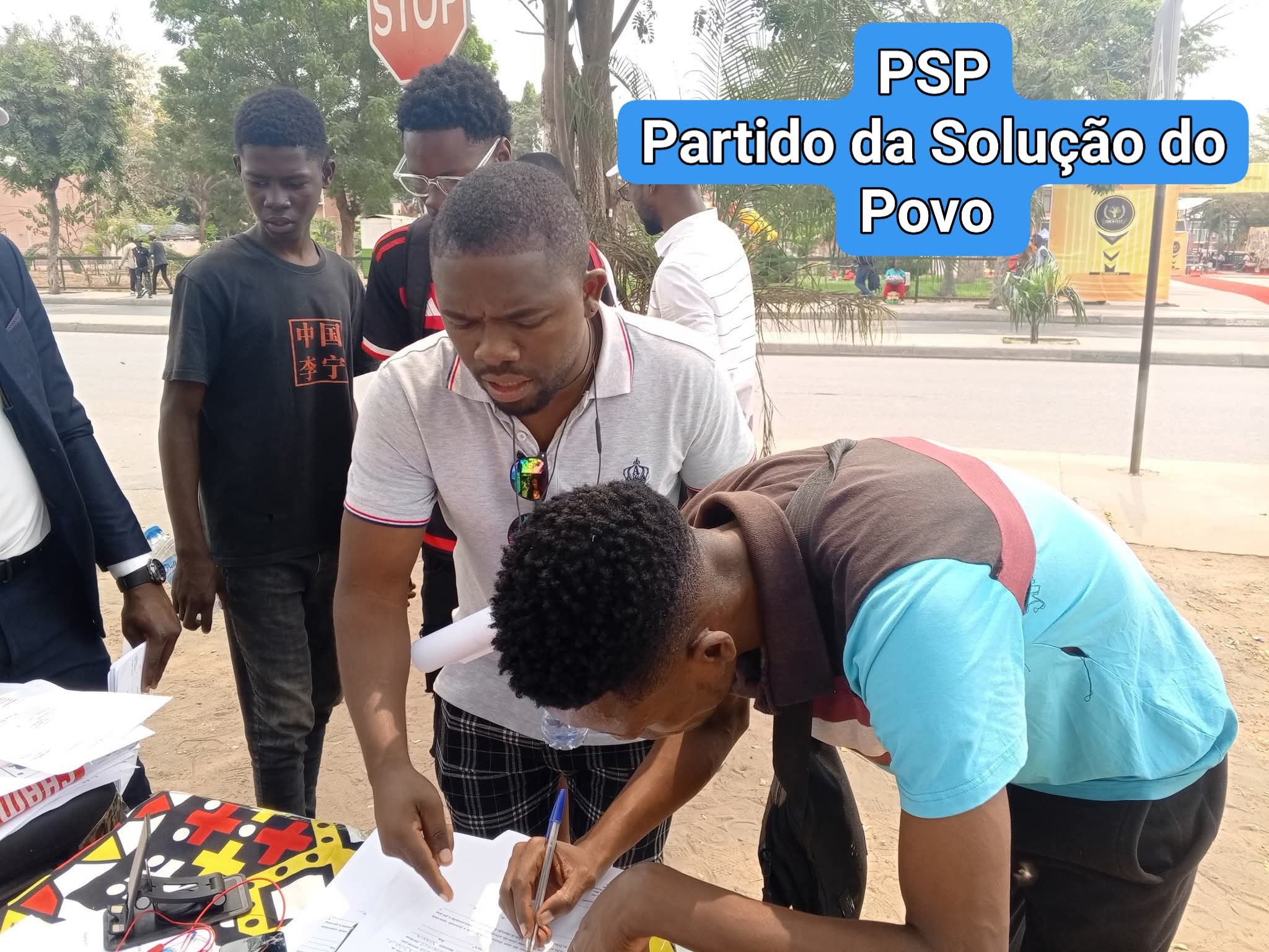 PSP mobiliza cidadãos para assinaturas rumo à legalização.
