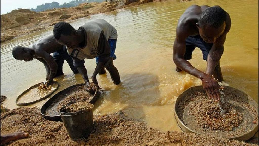 Angola perde 6 mil milhões USD por ano com extração ilegal de diamantes