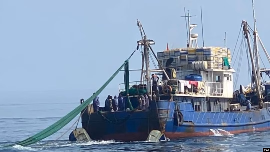 Antigos trabalhadores da EDIPESCA (Luanda) UEE reunidos em assembleia exigem soluções do Ministério das Pescas para o pagamento das contribuições e pensões atrasadas.