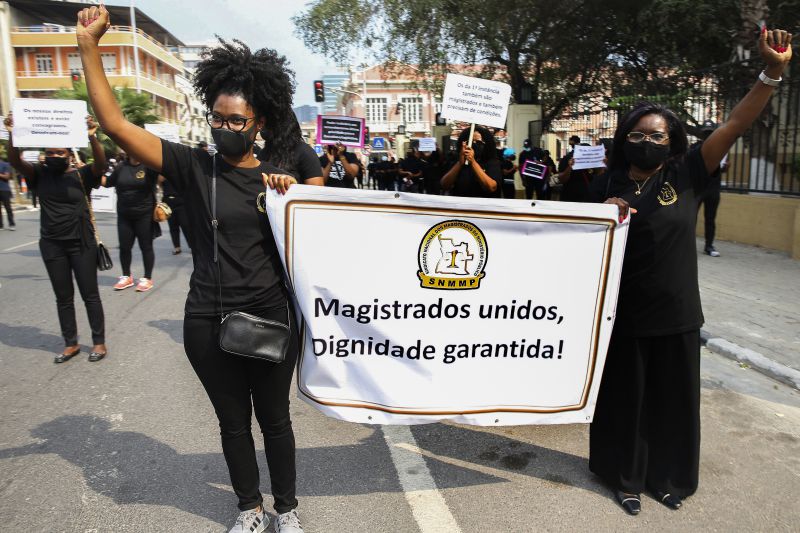 Delegados do SOJA aprovam nova fase da greve nacional durante assembleia extraordinária em Luanda.