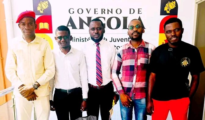 Representantes do MINJUD e da sociedade civil reunidos em Luanda para debater políticas públicas voltadas à juventude.