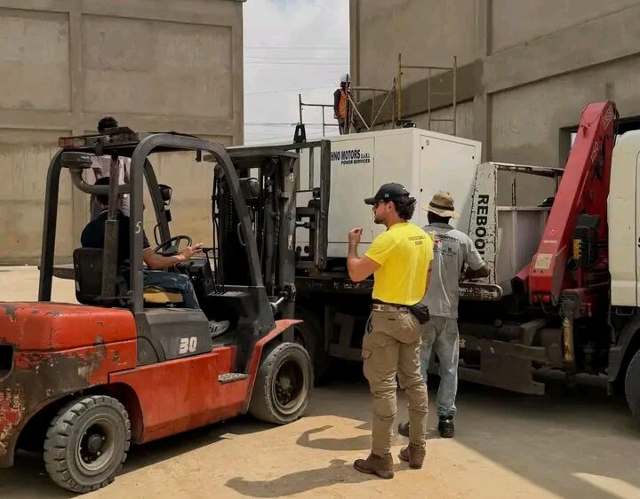 Angola: Influenciador brasileiro Rincon doa gerador de grande porte à comunidade do Bengo