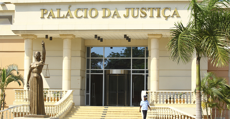 Cobrança manual das custas judiciais expõe falhas no sistema e levanta dúvidas sobre transparência.